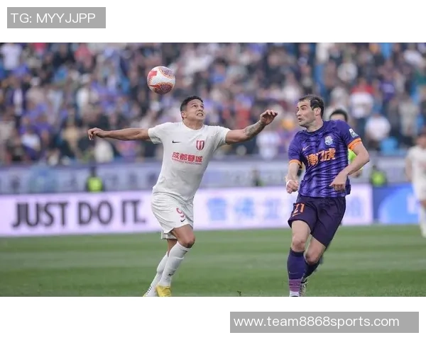 巴西街头偶遇前国脚艾克森身材依旧出众引发网友热议 巴西街头偶遇前国脚艾克森身材依旧出众引发网友热议